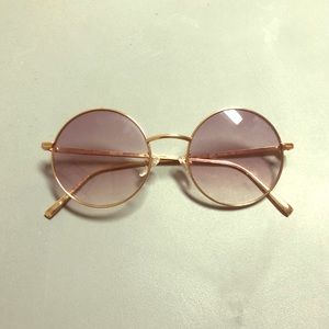 Round sunglasses